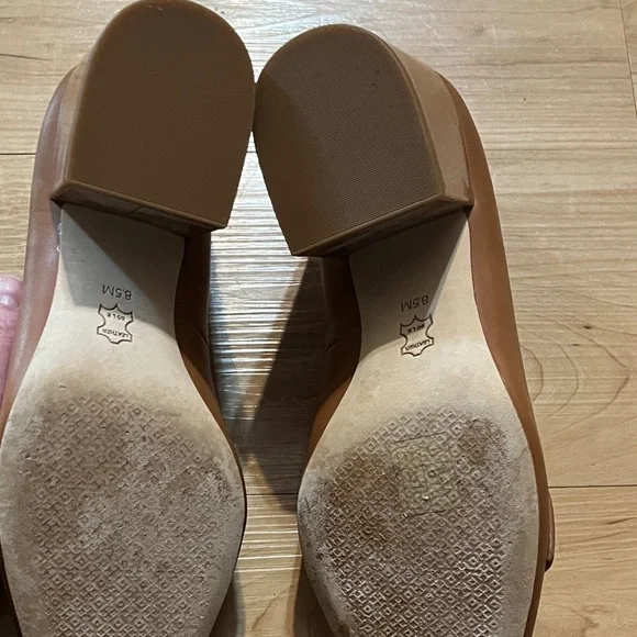 Classic, beautiful Tory Burch Block Heels - Picture 6 of 6